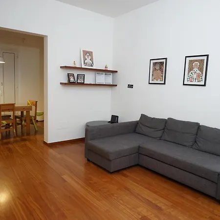 Manzoni House * Барі